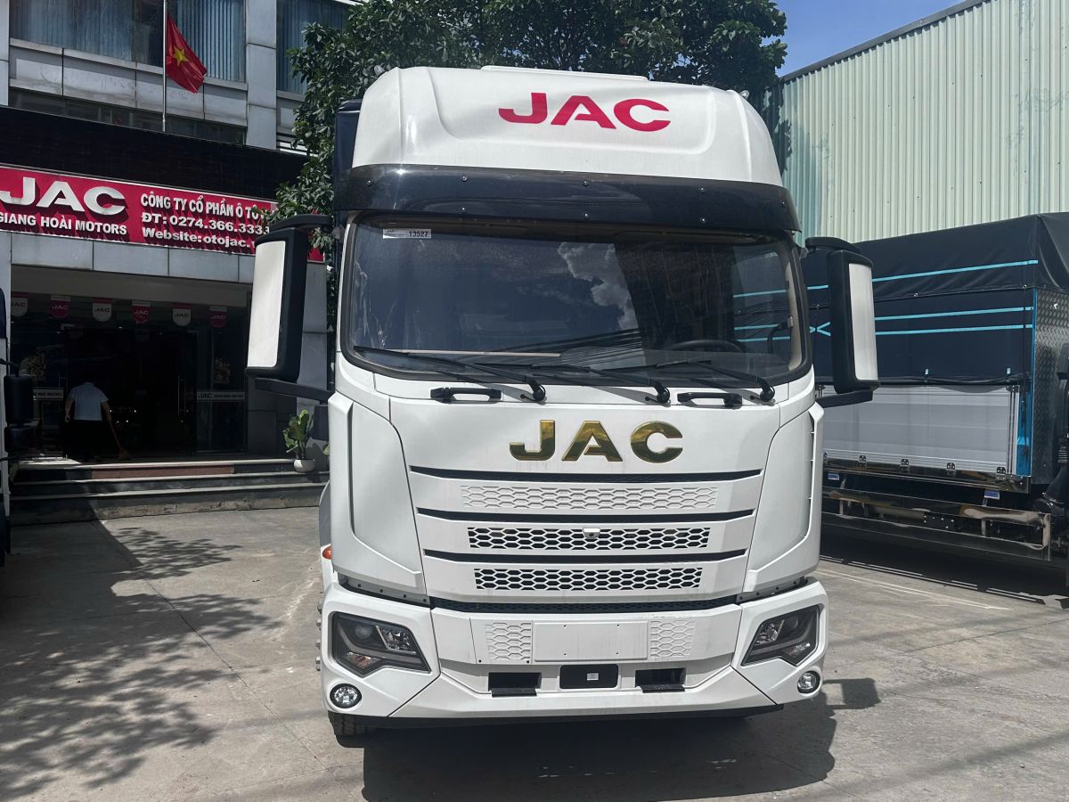 Xe tải JAC Dawos 9 tấn thùng bạt