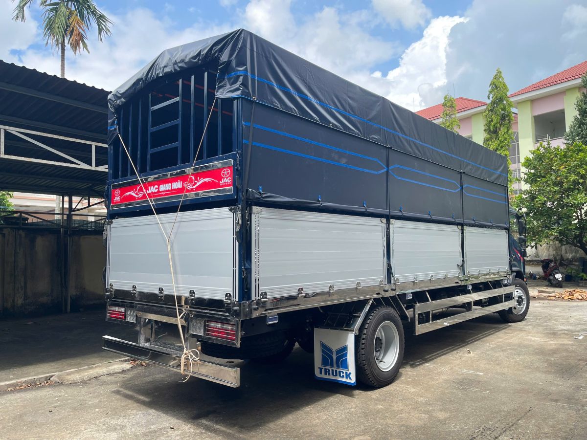 Xe tải JAC N900 E5 màu Xanh Dương đậm