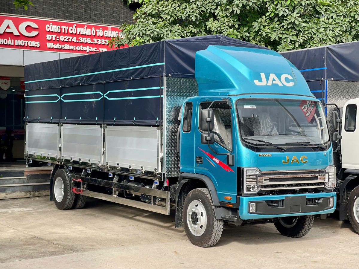 Xe tải JAC N900 Plus E5 màu Xanh